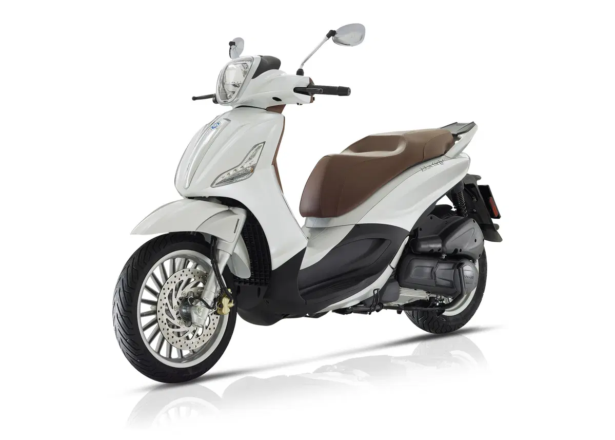 Piaggio Beverly: ora Euro 4, ABS e ASR di serie e nuovi colori (3)
