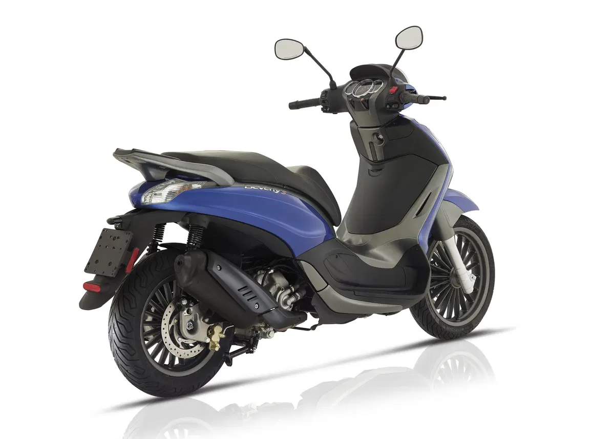 Piaggio Beverly: ora Euro 4, ABS e ASR di serie e nuovi colori (10)