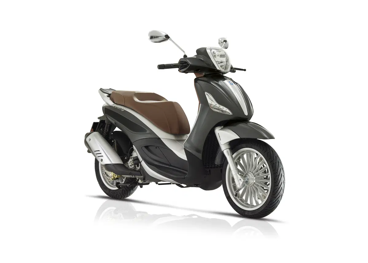 Piaggio Beverly: ora Euro 4, ABS e ASR di serie e nuovi colori (6)