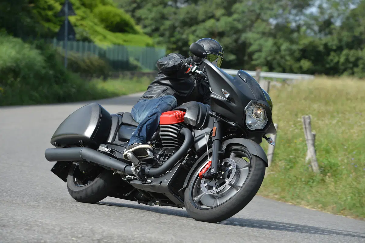 Moto Guzzi MGX-21: test (4)