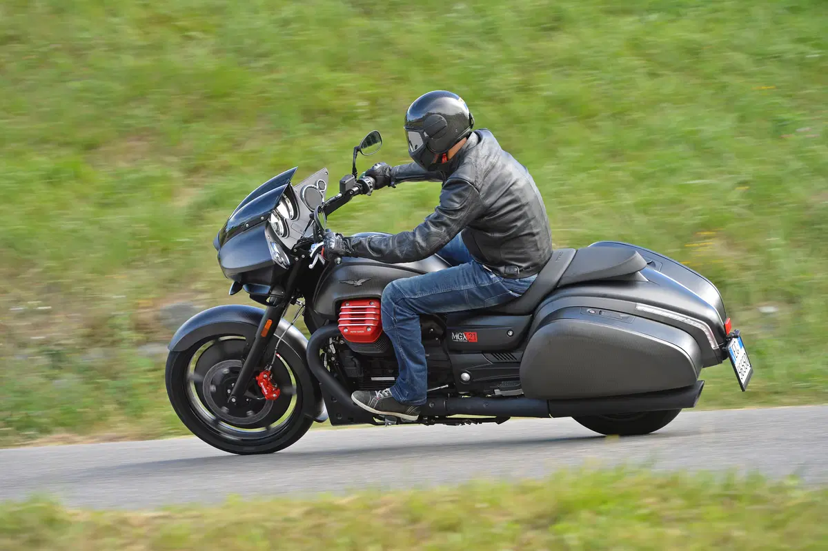 Moto Guzzi MGX-21: test