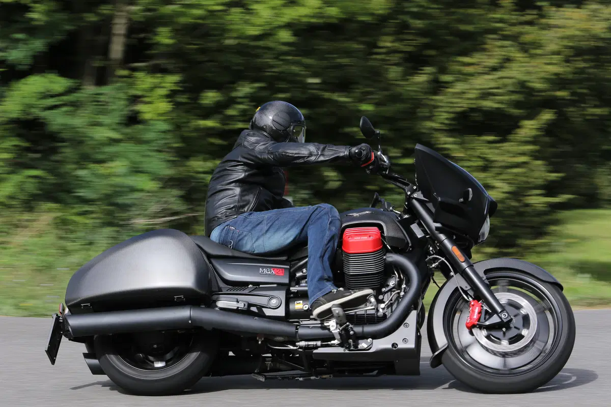 Moto Guzzi MGX-21: test (5)