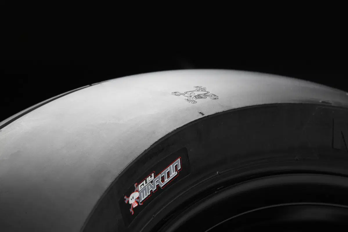 Metzeler Racetec RR Guy Martin Special Edition (5)