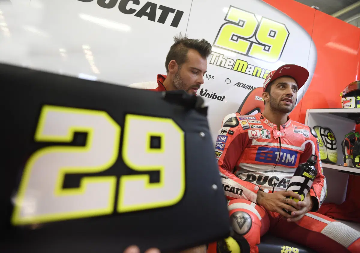 MotoGP. Iannone, vertebra schiacciata. Out per il GP?