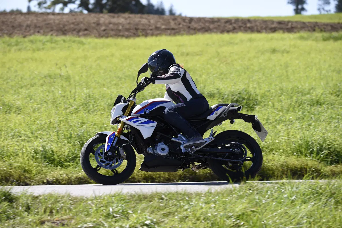 BMW G310 R