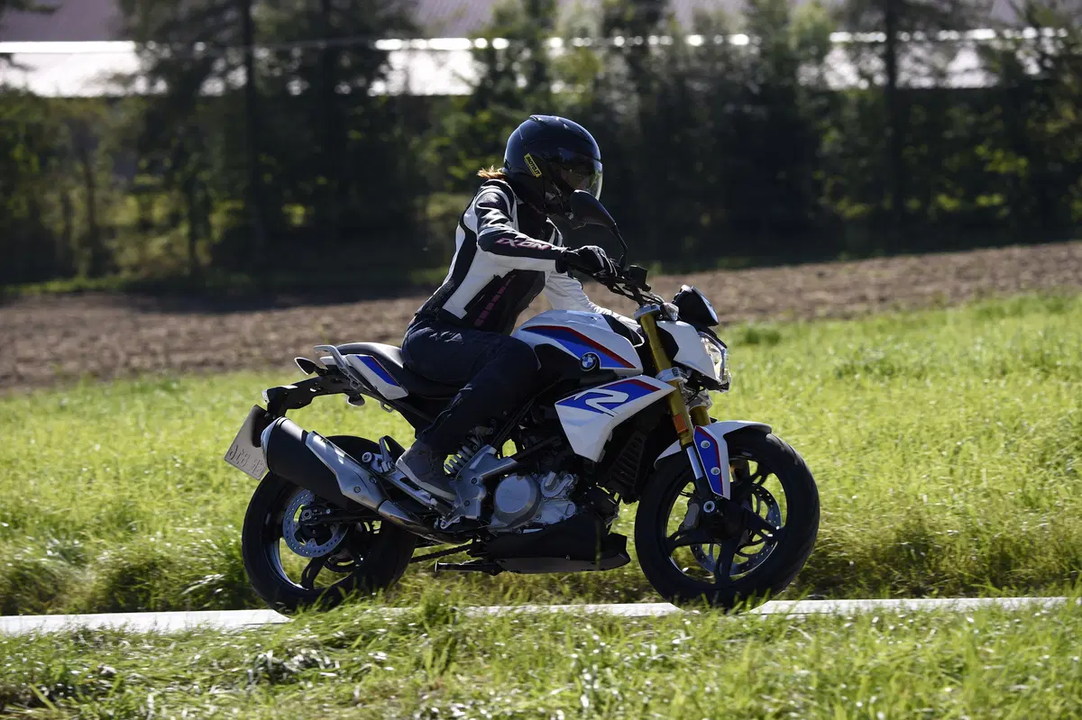 BMW G310 R (2)