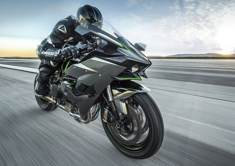 TT: Hillier, un giro del Mountain sulla Ninja H2R