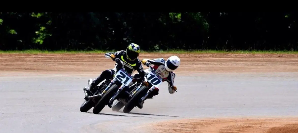 Troy Bayliss nel Flat Track si frattura la caviglia (3)
