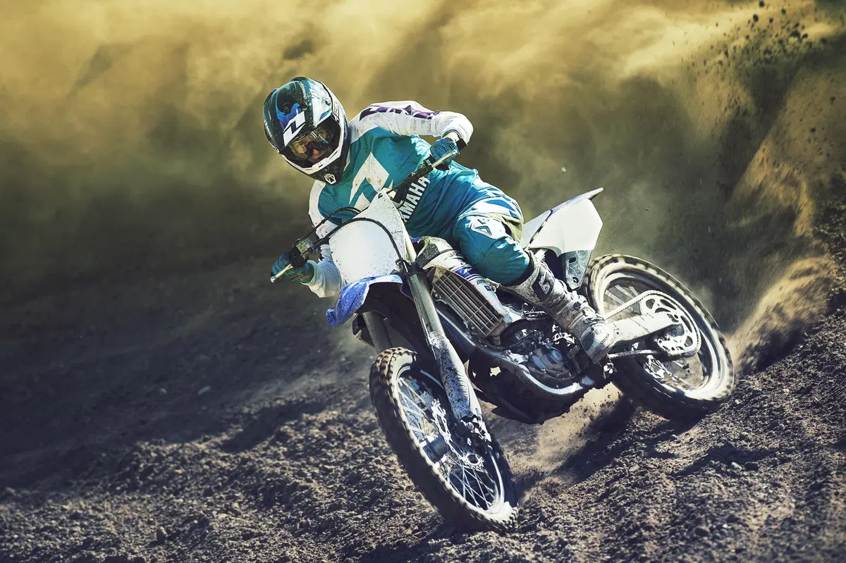 Yamaha YZ450F e YZ250F 2016 (2)