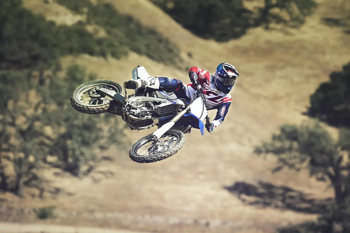 Yamaha YZ450F e YZ250F 2016 (3)
