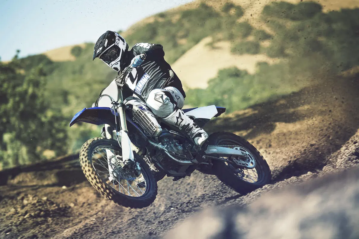 Yamaha YZ450F e YZ250F 2016 (7)