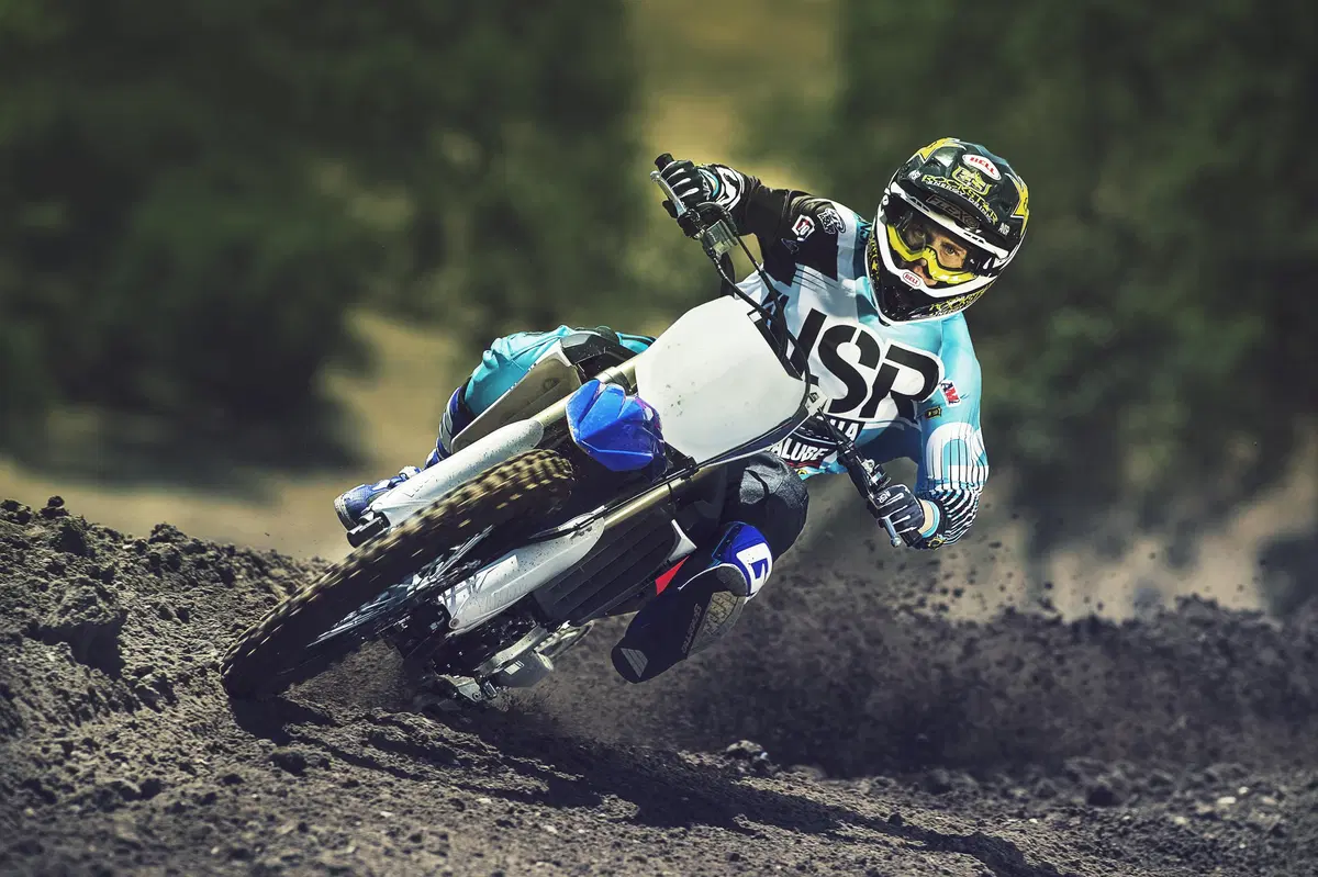 Yamaha YZ450F e YZ250F 2016 (8)