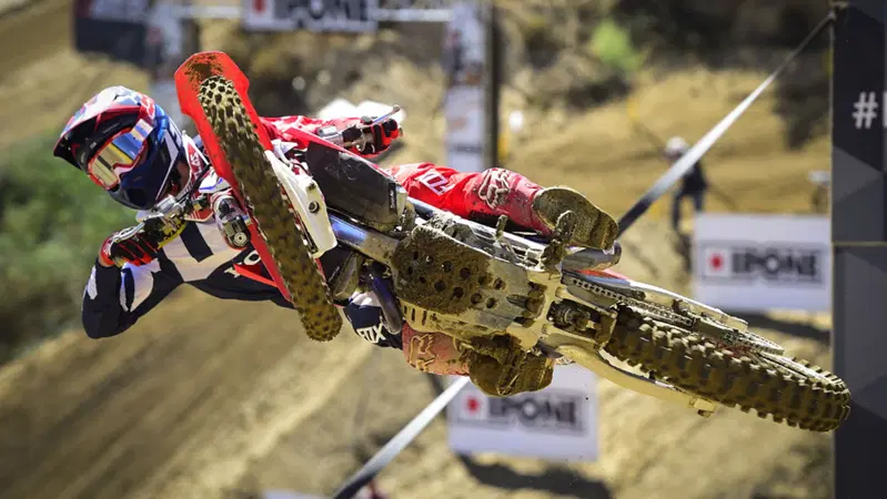 Motocross 2016. Herlings saluta la MX2