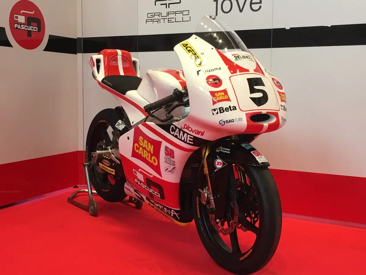 La SIC58 Squadra Corse arriva a il Centro di Arese  (5)