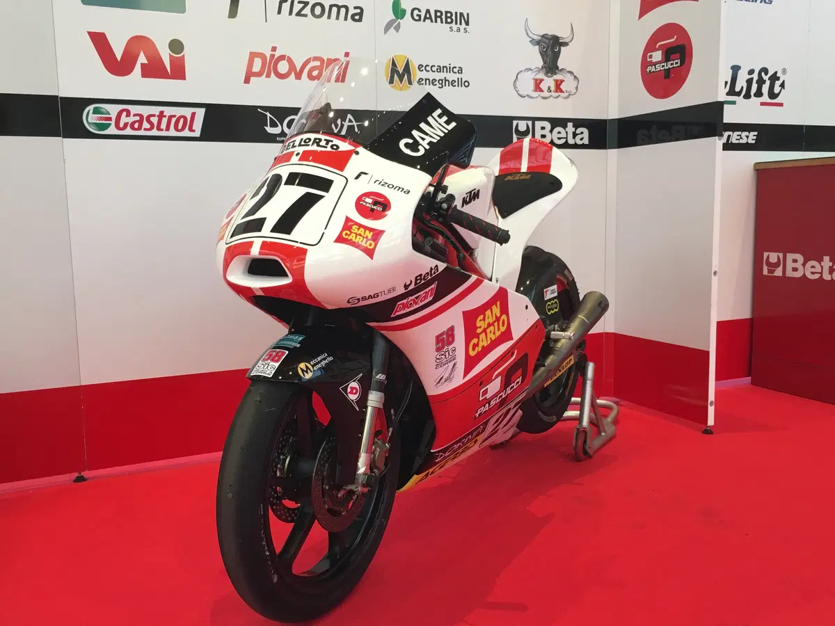 La SIC58 Squadra Corse arriva a il Centro di Arese  (10)