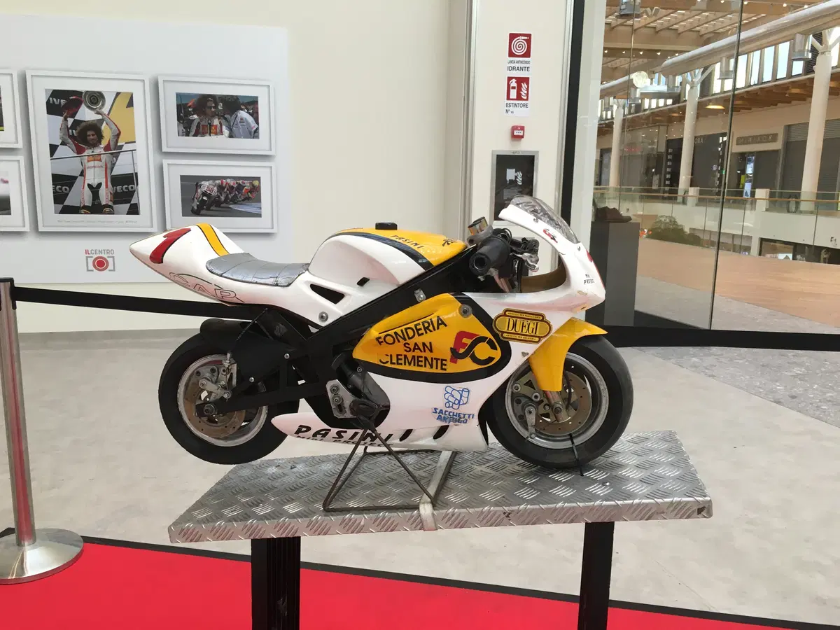 La SIC58 Squadra Corse arriva a il Centro di Arese  (9)