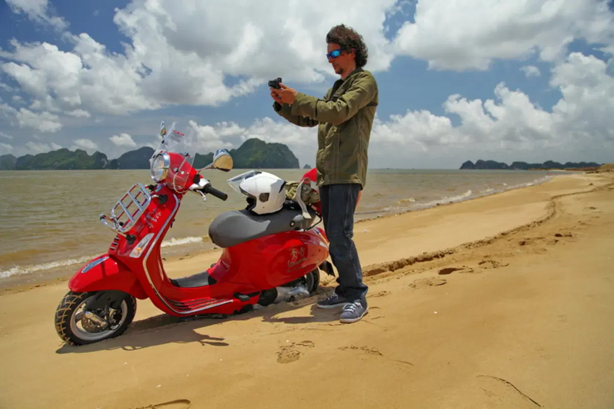 Planet Explorer 7 in Vietnam. Day 2, Ha Long Bay (3)