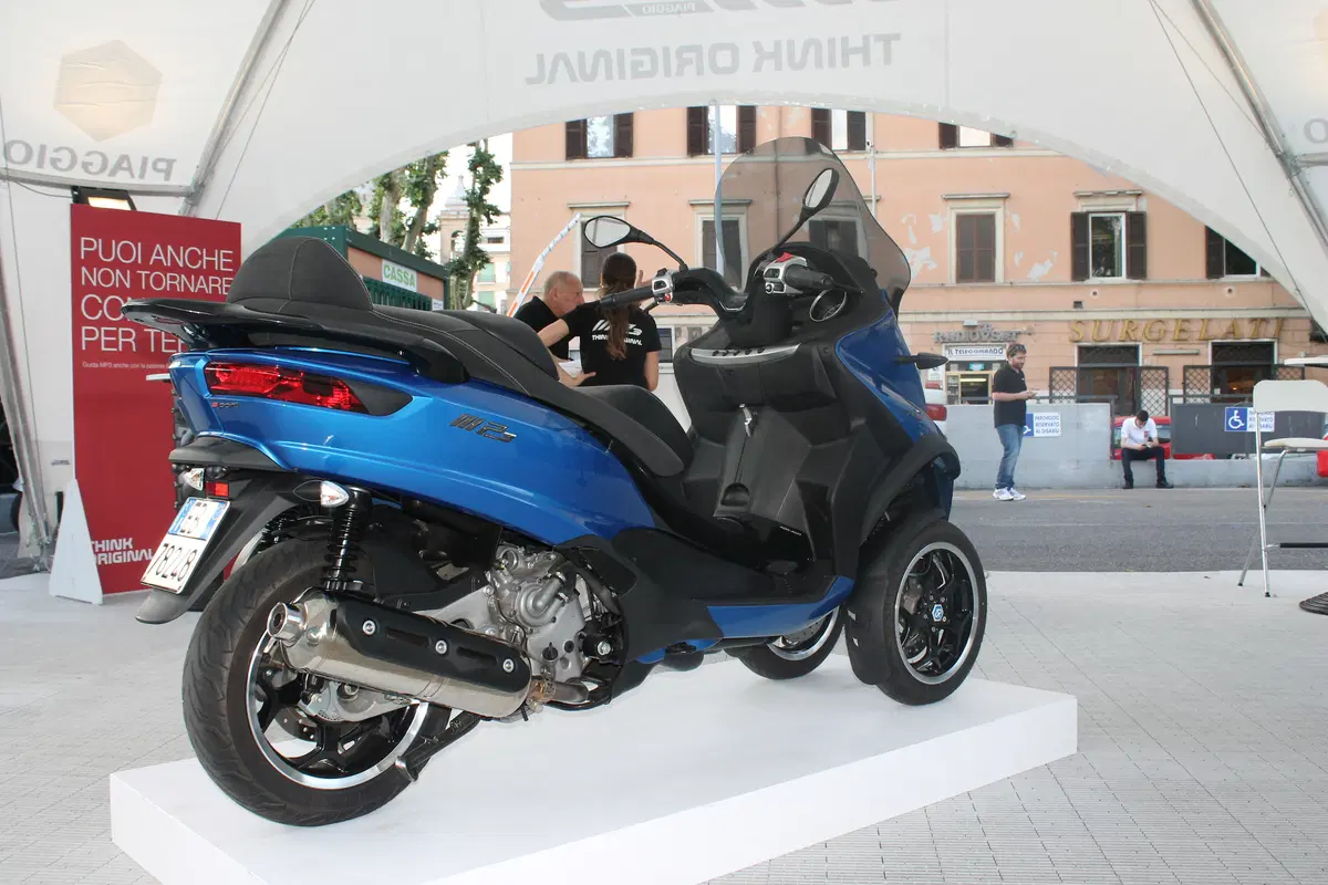 Piaggio Mp3 a Roma: test raid fino a domenica (8)