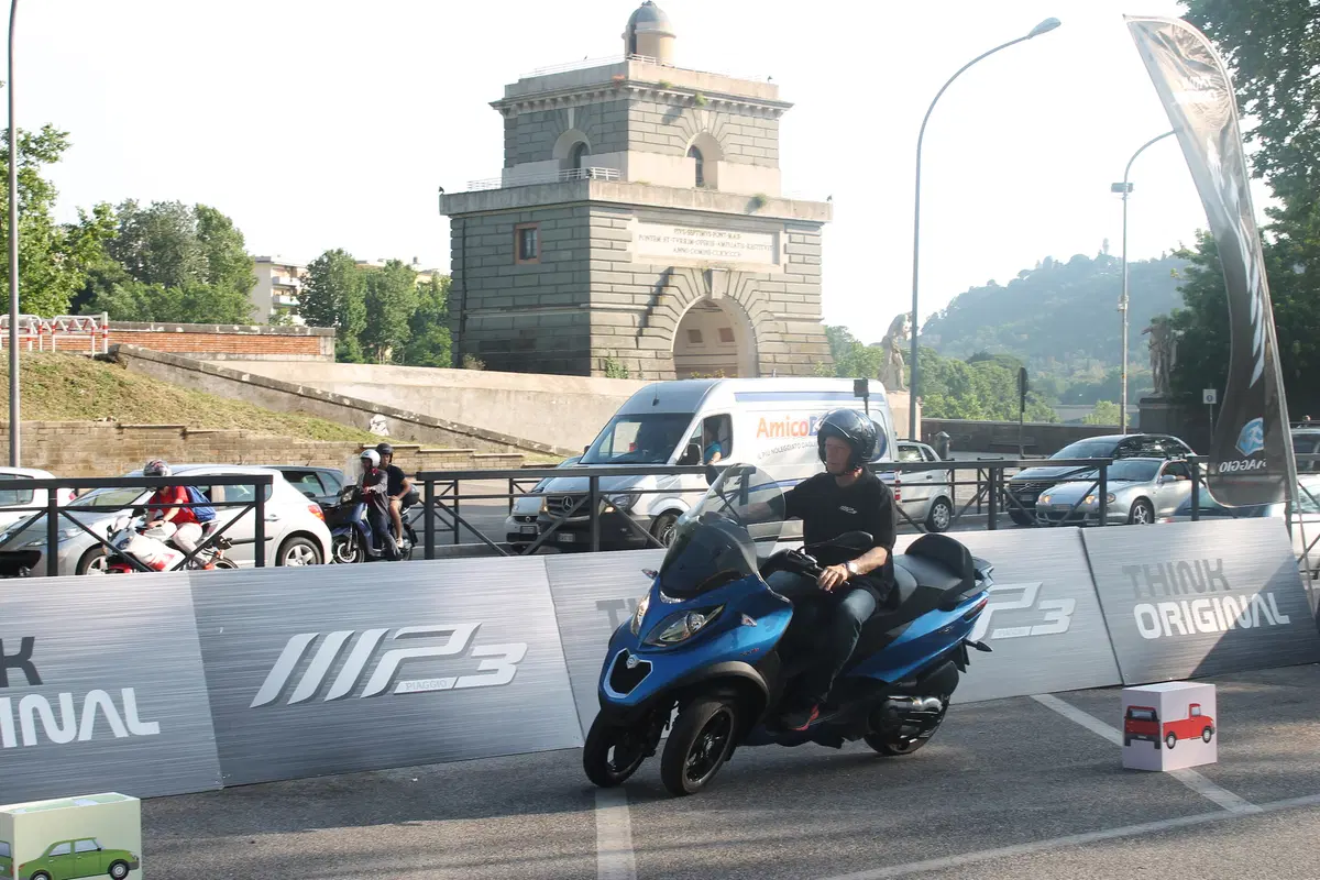 Piaggio Mp3 a Roma: test raid fino a domenica (10)