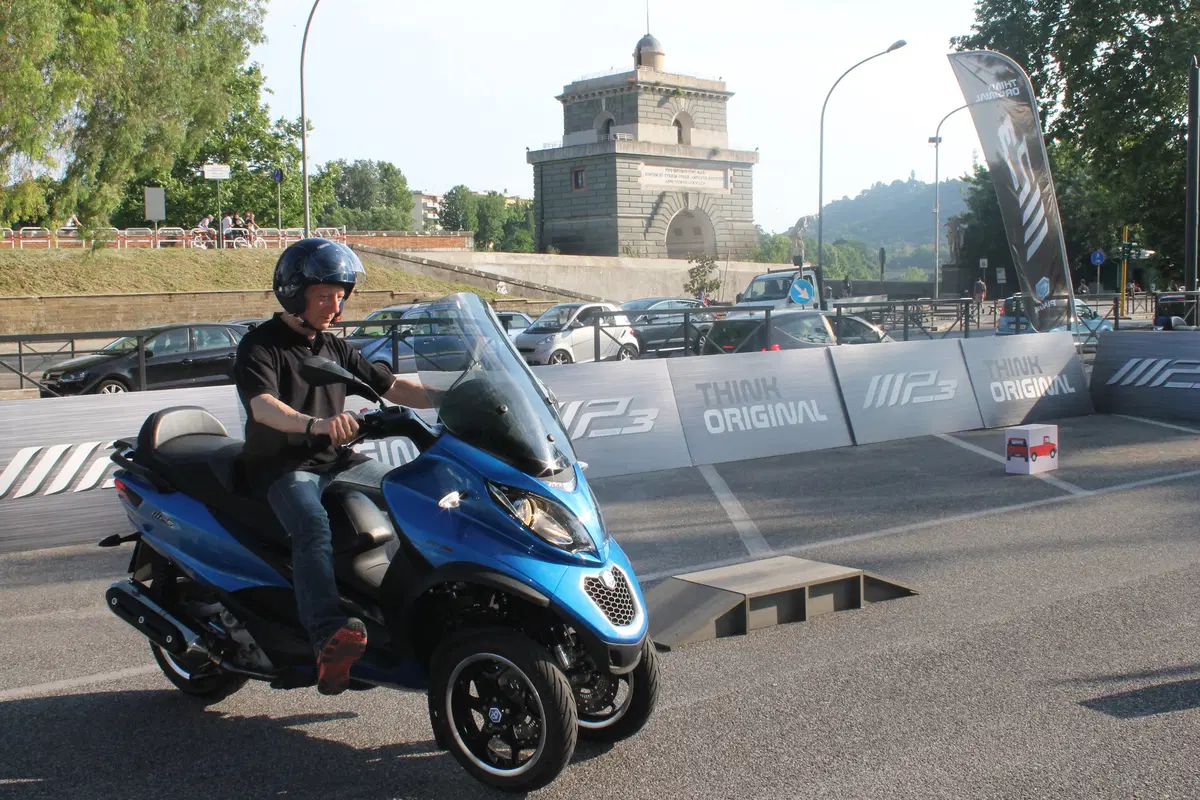 Piaggio Mp3 a Roma: test raid fino a domenica (11)
