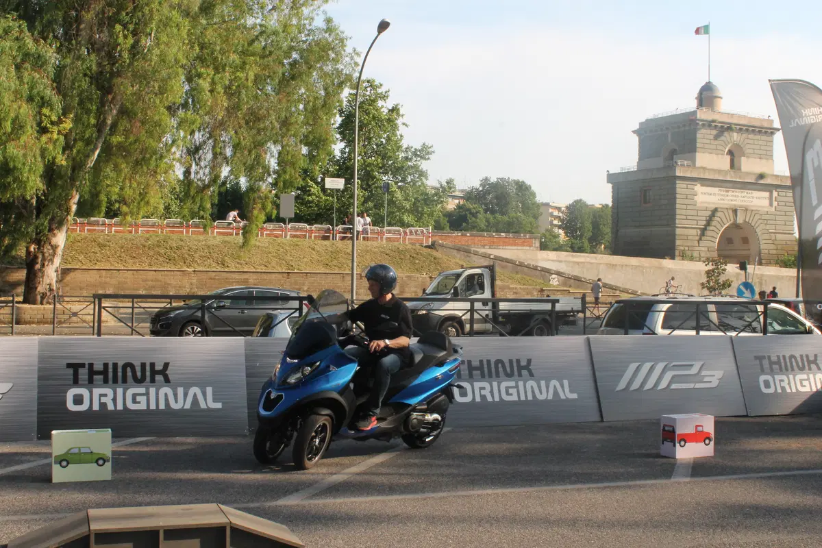 Piaggio Mp3 a Roma: test raid fino a domenica (13)