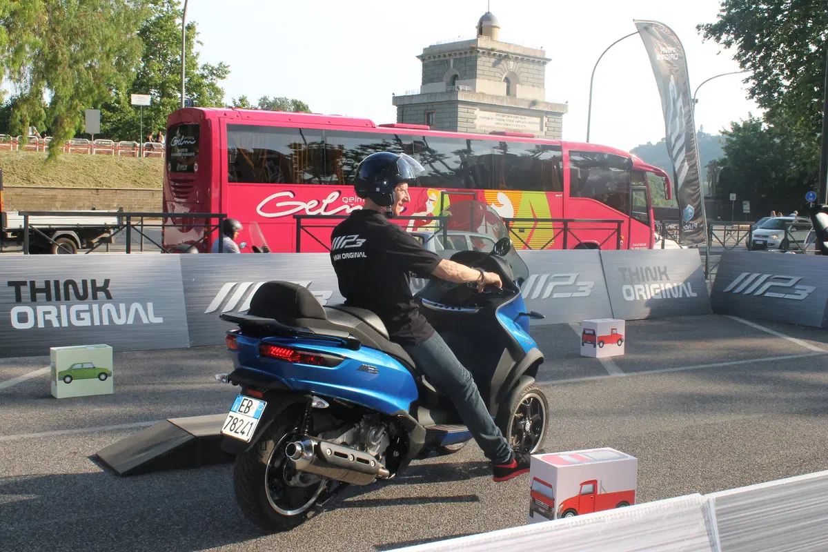 Piaggio Mp3 a Roma: test raid fino a domenica (15)