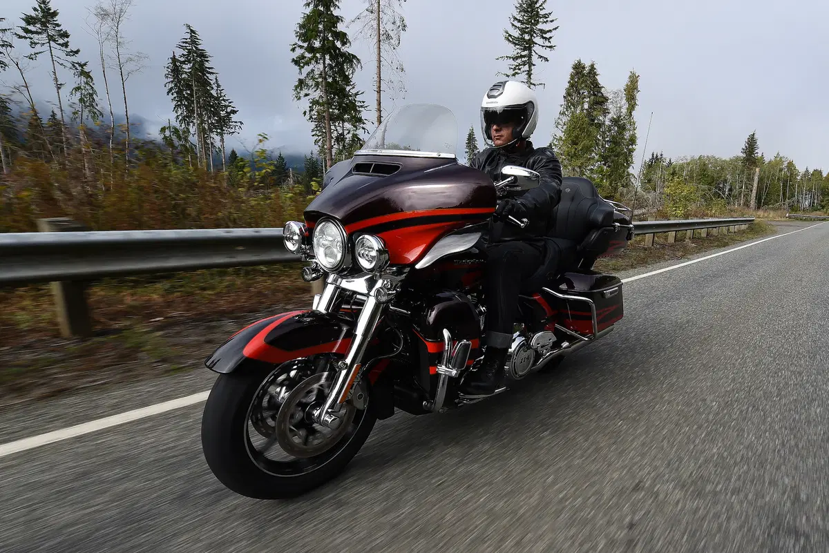 Harley-Davidson Touring 2017 (17)