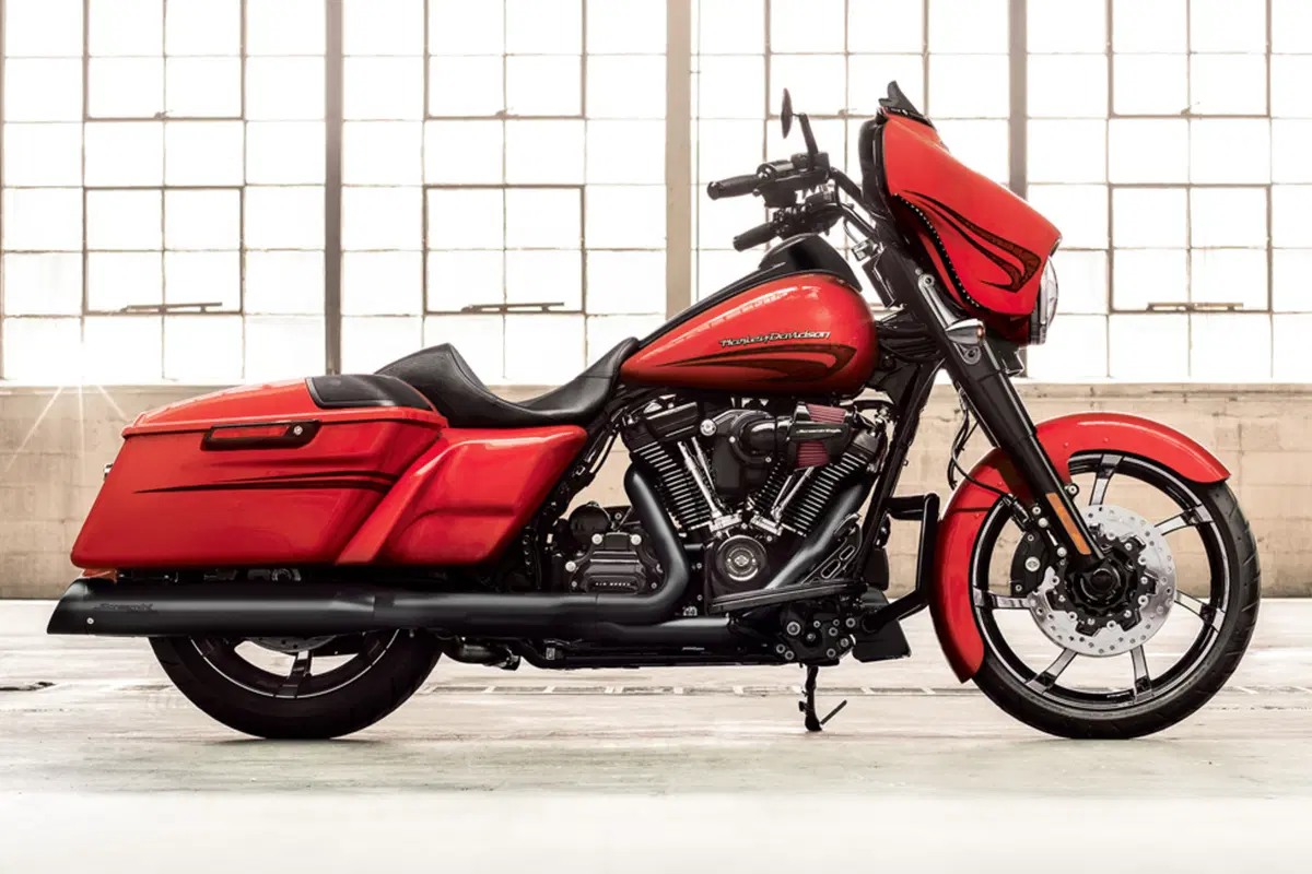 Harley-Davidson Touring 107 Street Glide (2017 - 19) - FLHX (4)