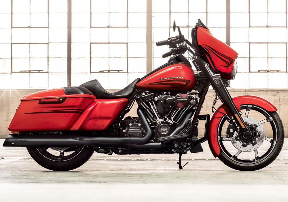 Harley-Davidson 107 Street Glide (2017 - 19) - FLHX (4)