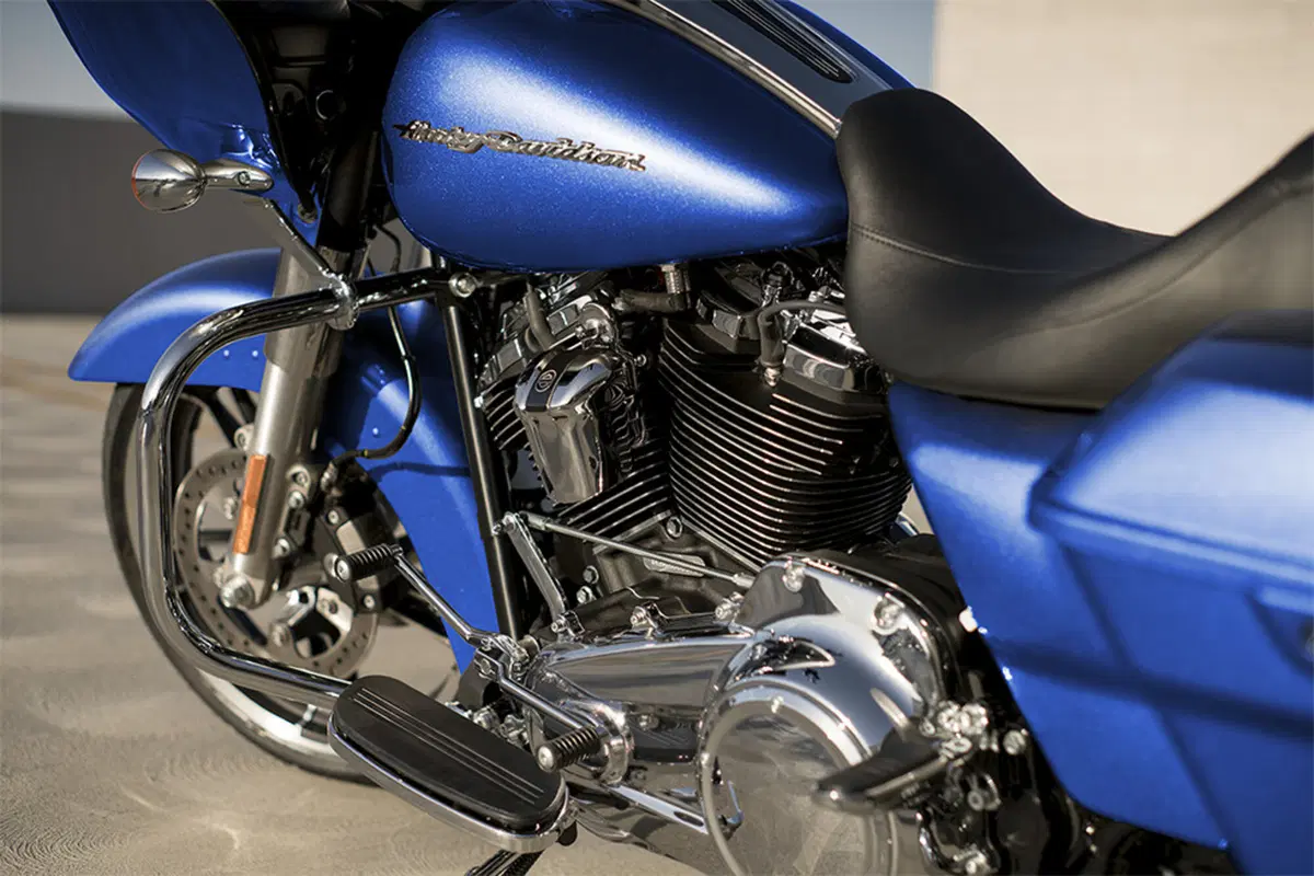Harley-Davidson Touring 107 Road Glide (2017) - FLTRX (4)