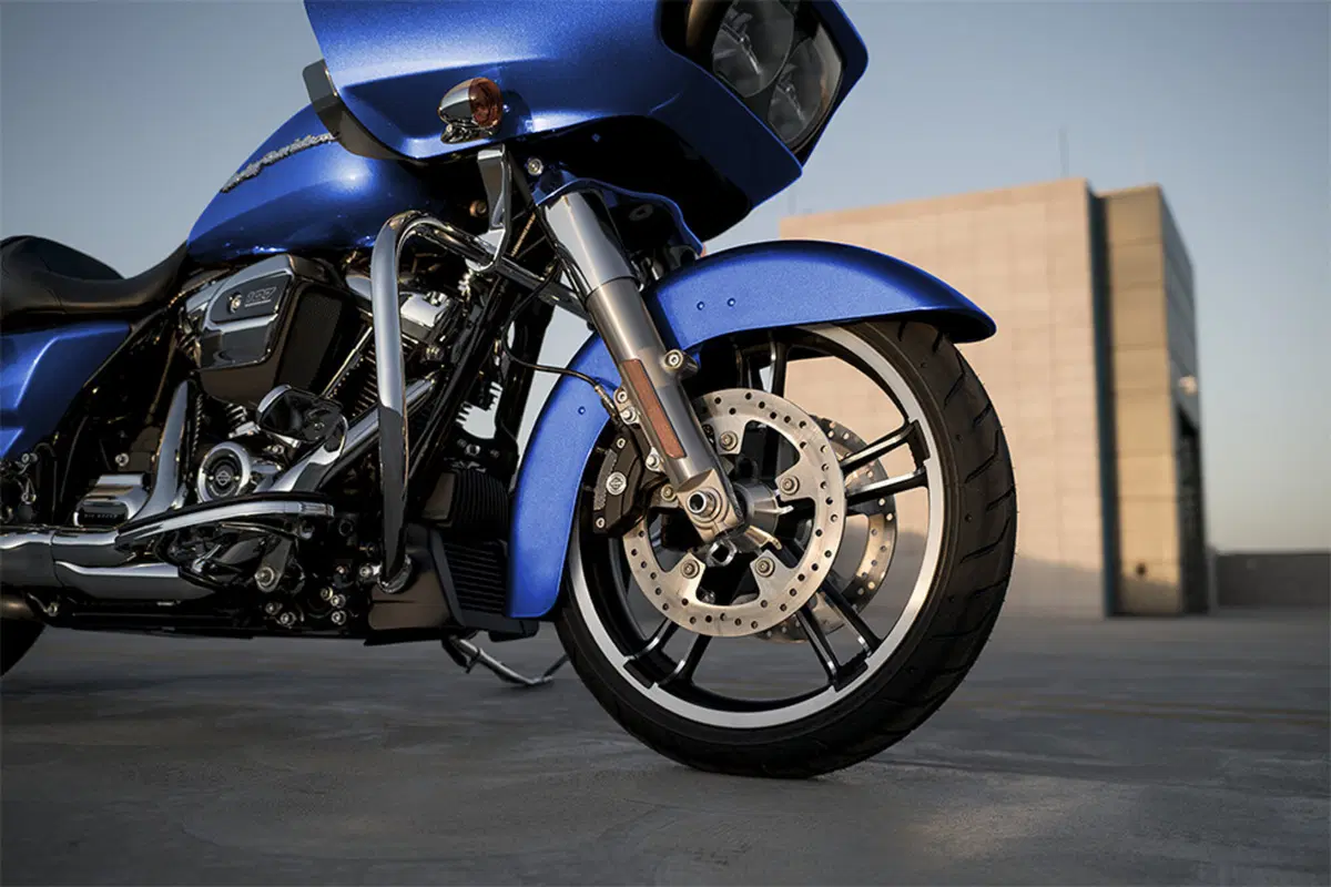 Harley-Davidson Touring 107 Road Glide (2017) - FLTRX (7)