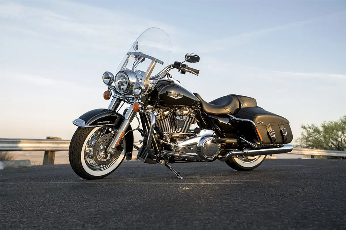 Harley-Davidson Touring 107 Road King Classic (2017 - 18) - FLHRC (2)