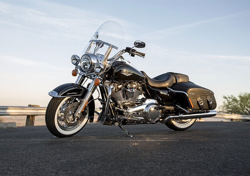 Harley-Davidson Touring 107 Road King Classic (2017 - 18) - FLHRC (2)