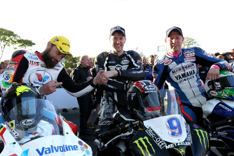 Il podio di gara-1 Supersport: da sinistra Anstey, Hutchinson, Johnson