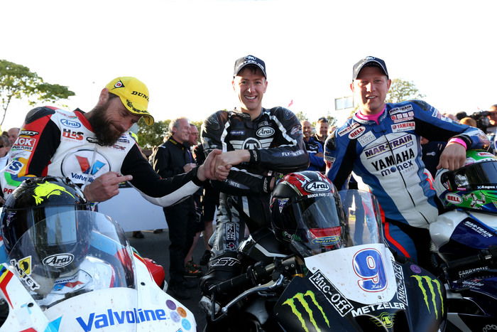 Il podio di gara-1 Supersport: da sinistra Anstey, Hutchinson, Johnson