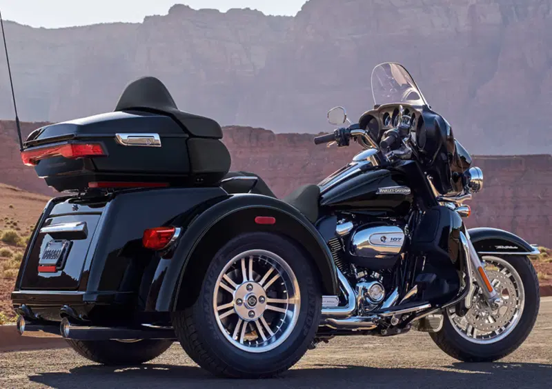 Harley-Davidson Trike 107 Tri Glide Ultra (2016) - FLHTCUTG