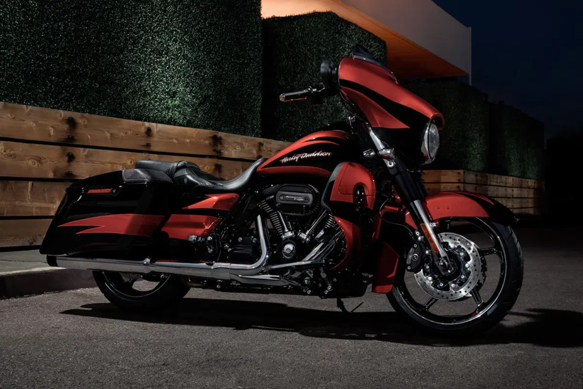 Harley-Davidson CVO - Custom Vehicle Operations 117 Street Glide (2018 - 20) - FLHXSE (8)