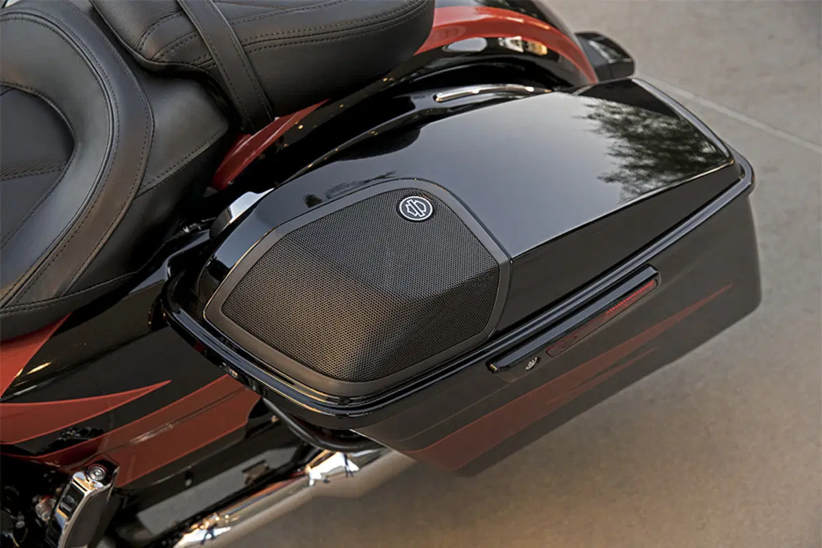 Harley-Davidson CVO - Custom Vehicle Operations 117 Street Glide (2018 - 20) - FLHXSE (9)
