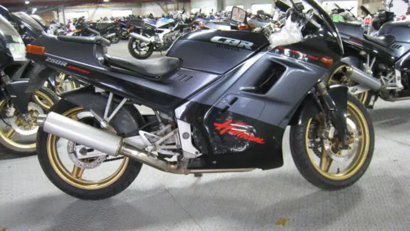 Mercato dell'usato a maggio: bene le moto (+3.9%) e anche le auto
