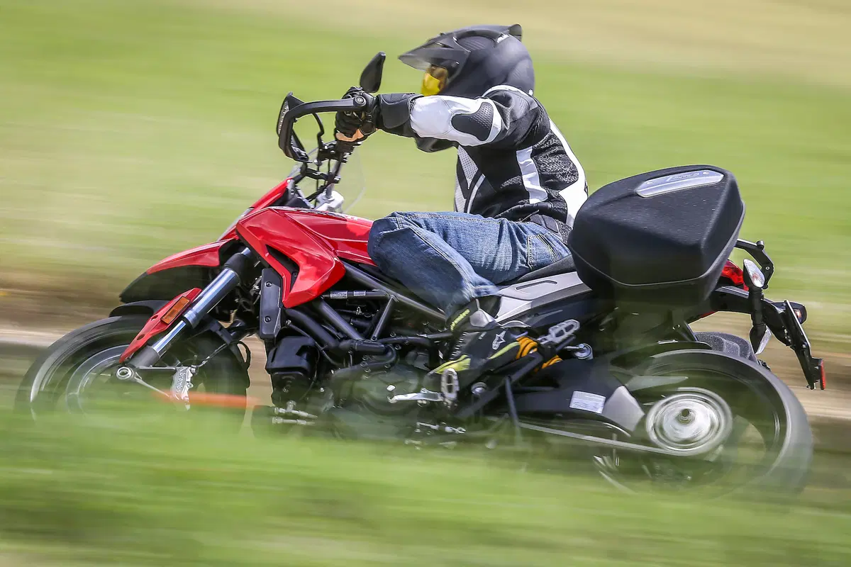 Ducati Hyperstrada 939