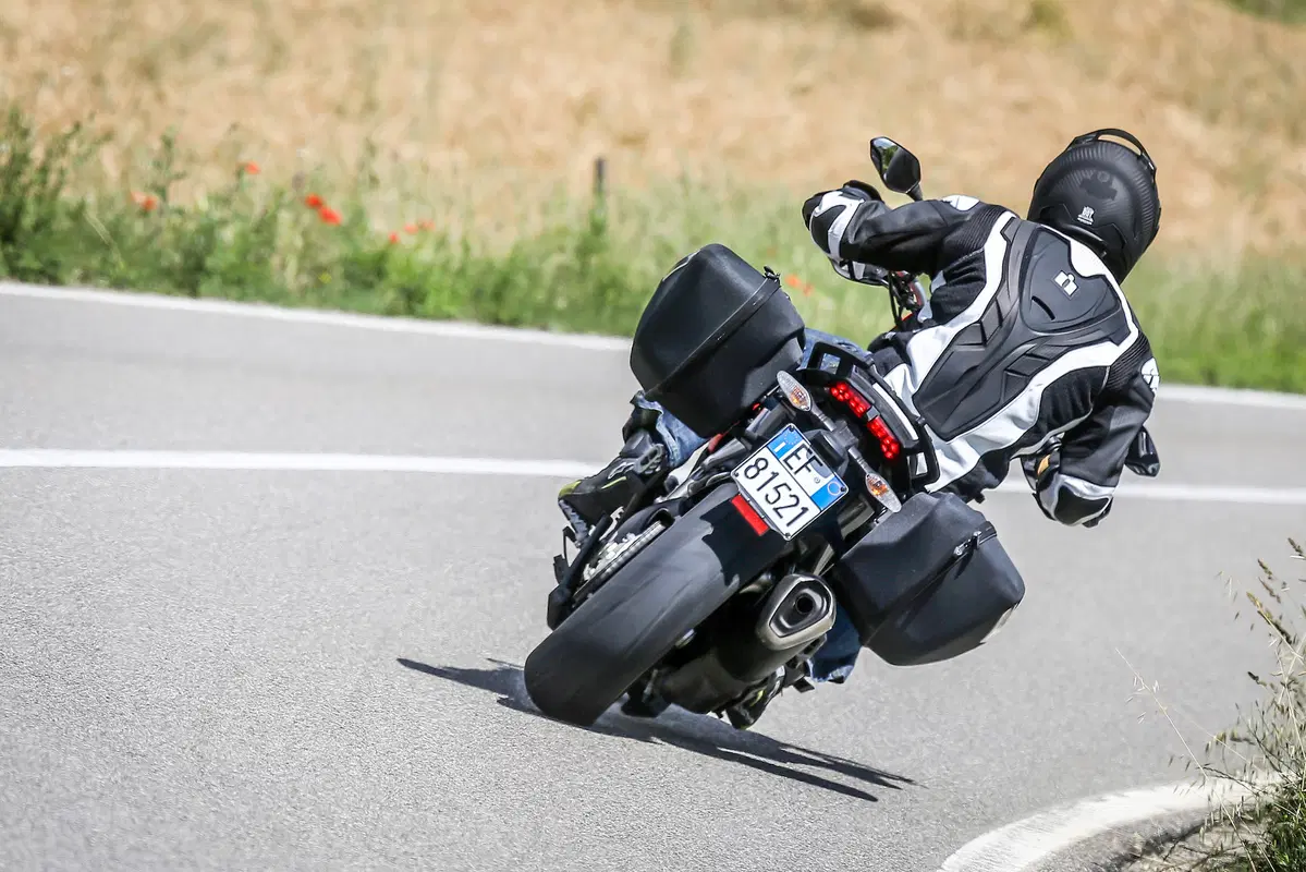 Ducati Hyperstrada 939 (6)