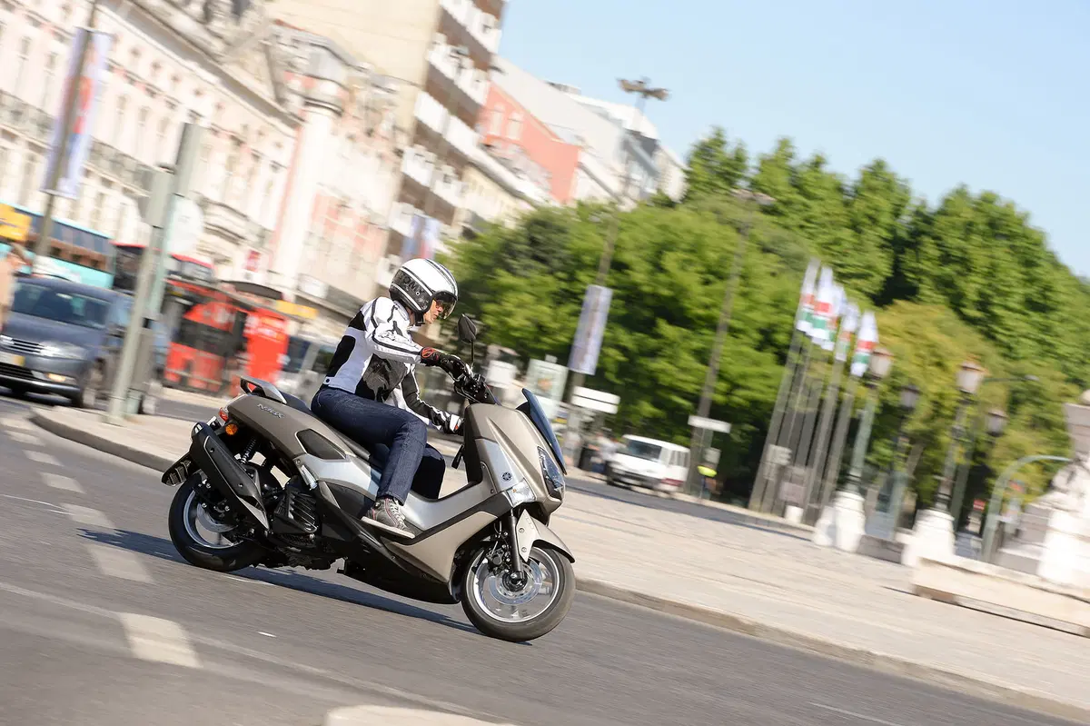 Yamaha NMAX 125 (3)