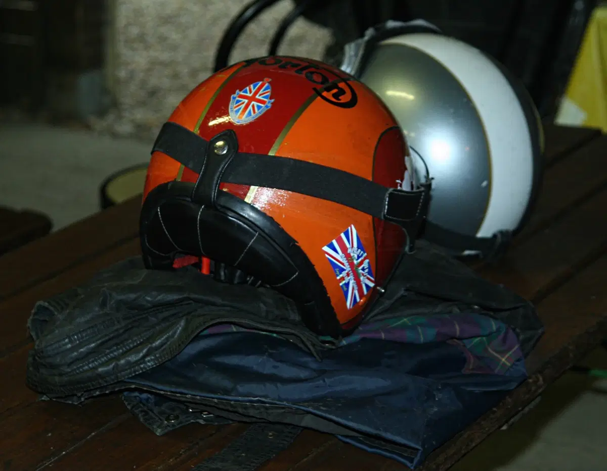 Moto inglesi in riva al lago (2)