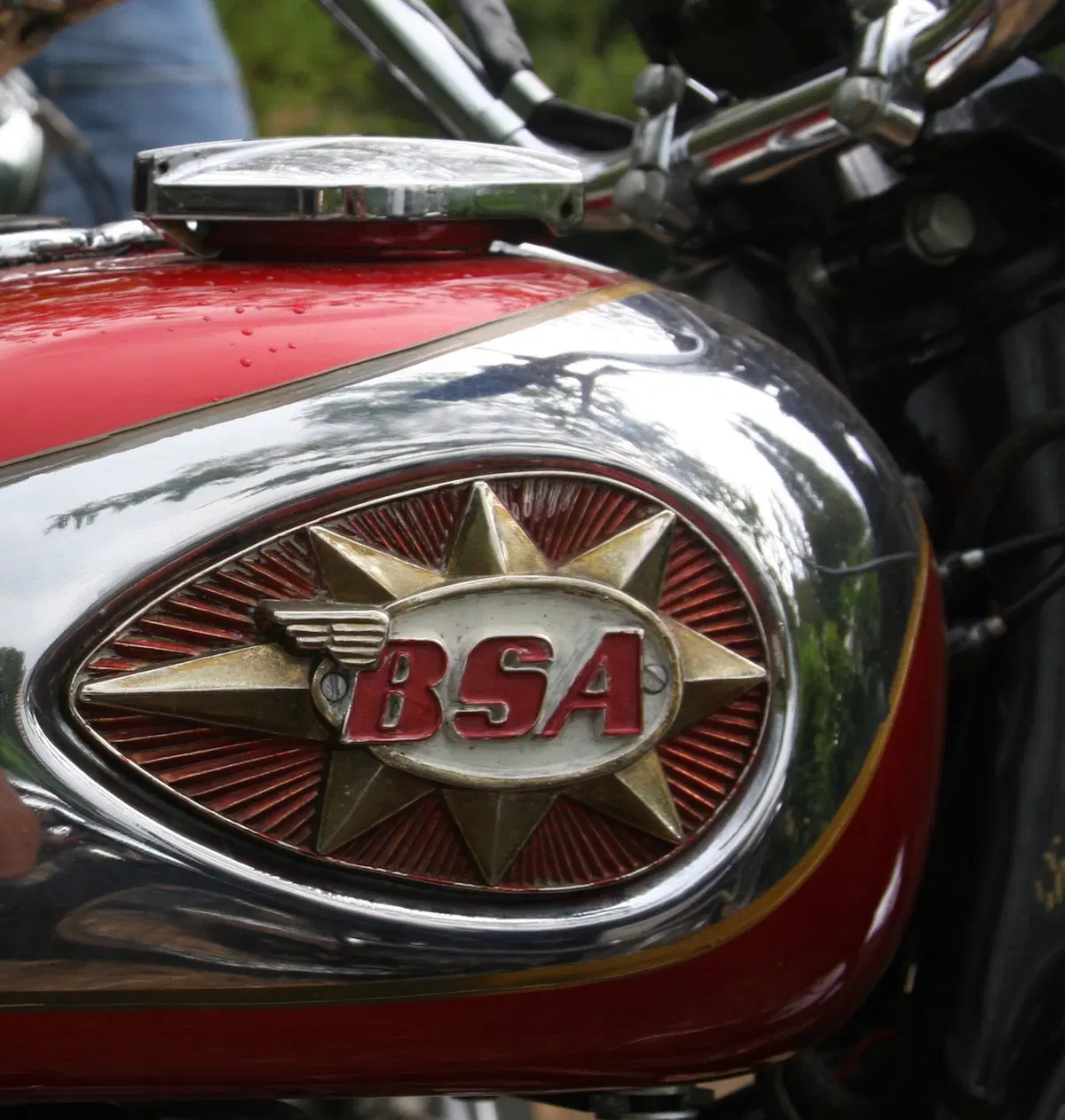 Moto inglesi in riva al lago (4)