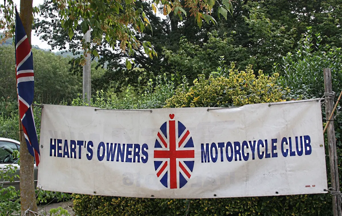 Moto inglesi in riva al lago (17)