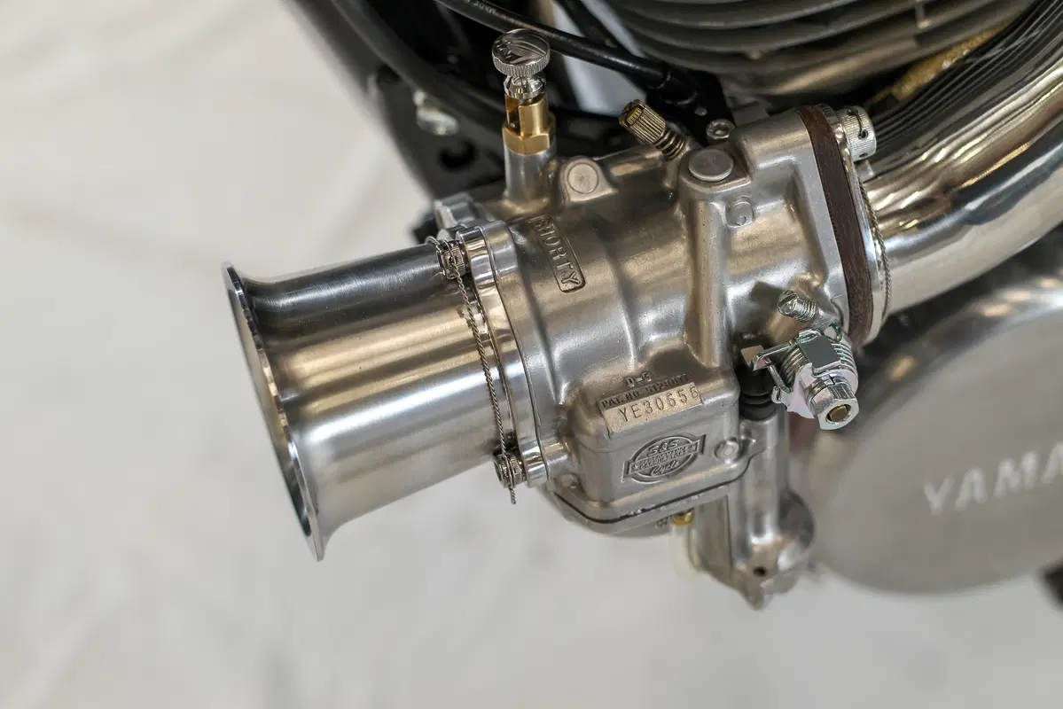 Yamaha SR 400 Krugger, vintage GP style (14)