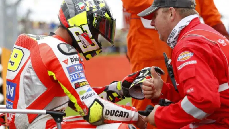 MotoGP Aragon. Iannone: "Non ho forza, non corro"
