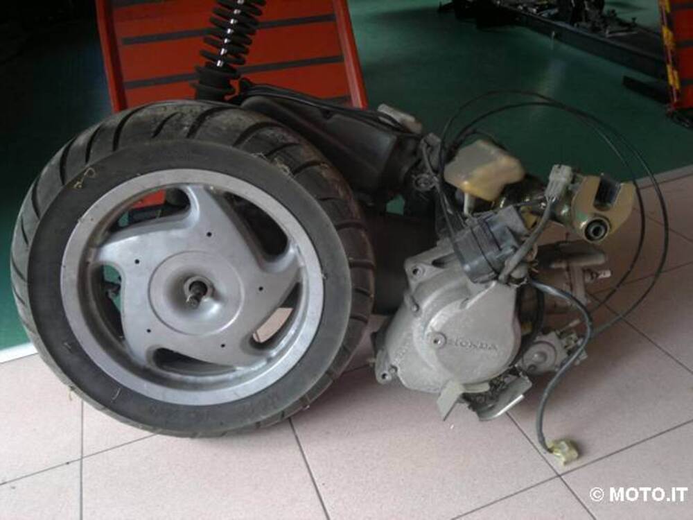 ricambi motore honda fes 150 2t km 22000 fes 150