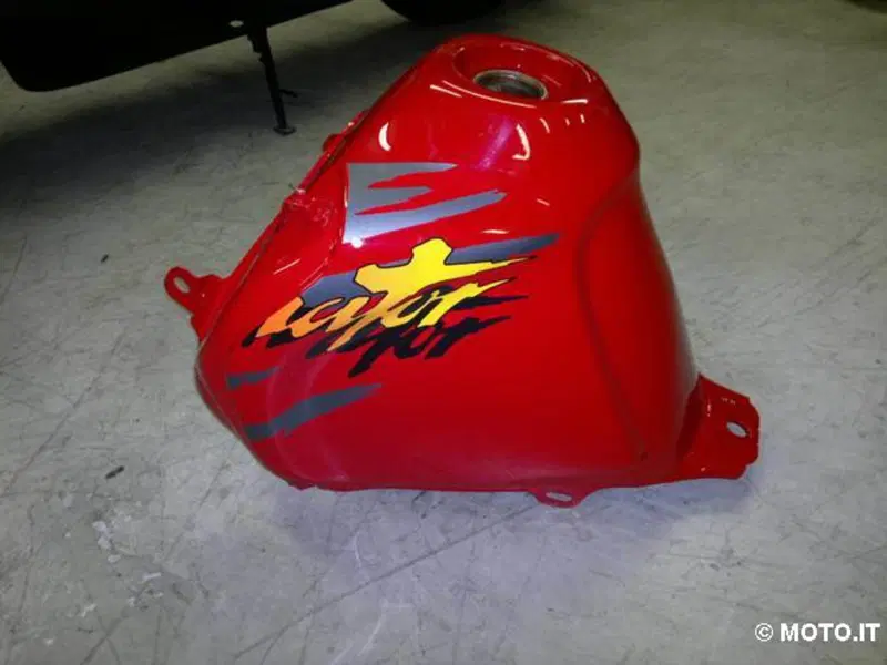 sebatoio honda dominator rosso anno 94 dominator