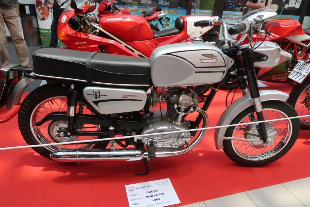 Modena Motor Gallery. Moto, auto e tanto pubblico (4)